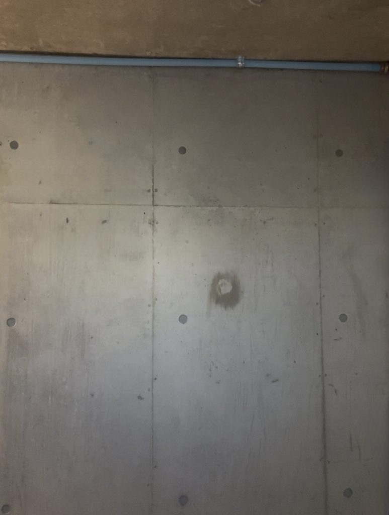 株式会社TRIP・TRIP inc.の施工画像。コンクリート打ちっ放し補修＆クリアコート